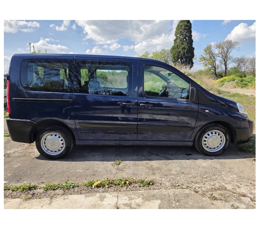 Véhicules commerciaux & utilitaires d'occasion Aiseau - Photos Vivastreet Peugeot Expert Tepee 9Places Minibus 2.0hdi 120cv 6v Airco
