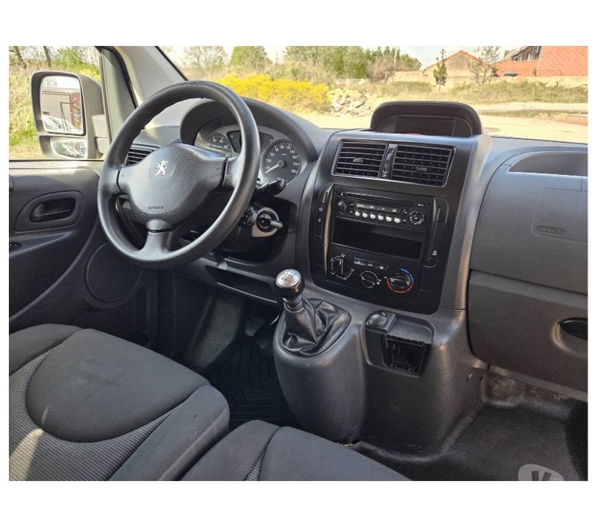 Véhicules commerciaux & utilitaires d'occasion Aiseau - Photos Vivastreet Peugeot Expert Tepee 9Places Minibus 2.0hdi 120cv 6v Airco