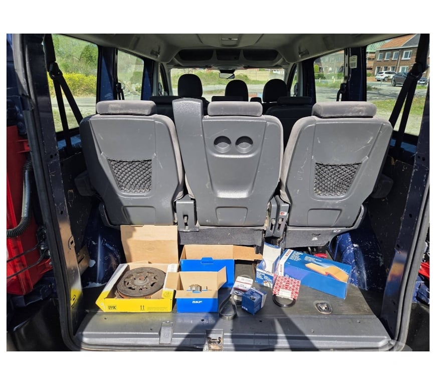 Véhicules commerciaux & utilitaires d'occasion Aiseau - Photos Vivastreet Peugeot Expert Tepee 9Places Minibus 2.0hdi 120cv 6v Airco