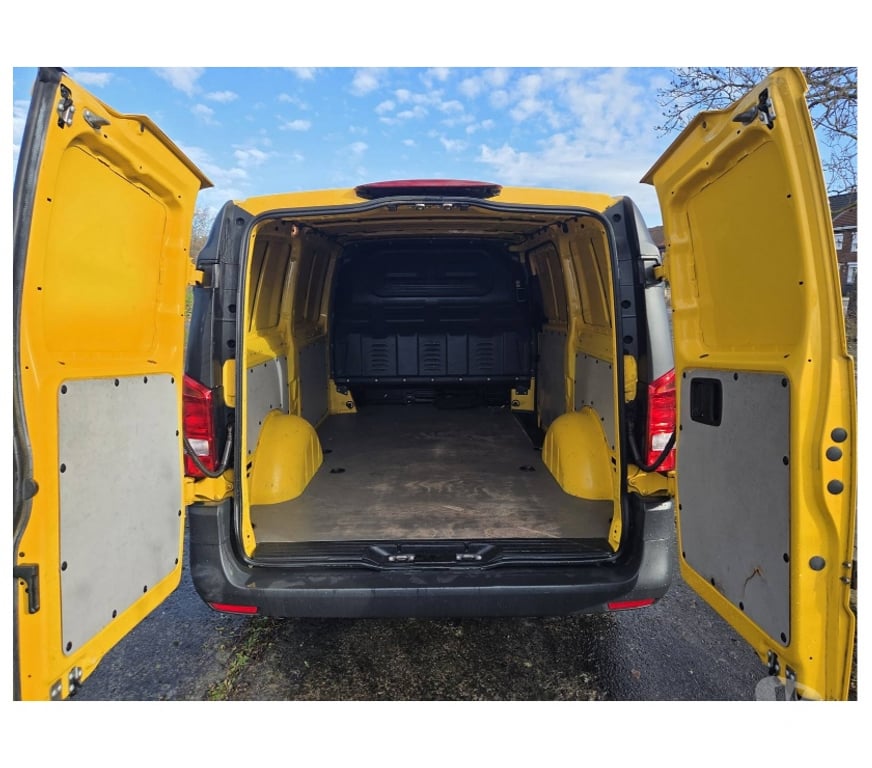 Véhicules commerciaux & utilitaires d'occasion Pont-de-Loup - Photos Vivastreet Mercedes E Vito Maxi 12 2020 115cv 85kw Gps Ac caméra recul