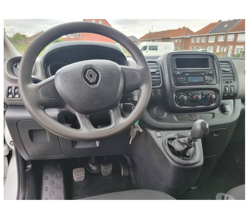 Véhicules commerciaux & utilitaires d'occasion Pont-de-Loup - Photos Vivastreet Renault Trafic 10 2018 L1h1 91014km 1.6dci 95cv 70kw airco