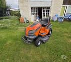 Tracteur de jardin Husqvarna à éjection latérale