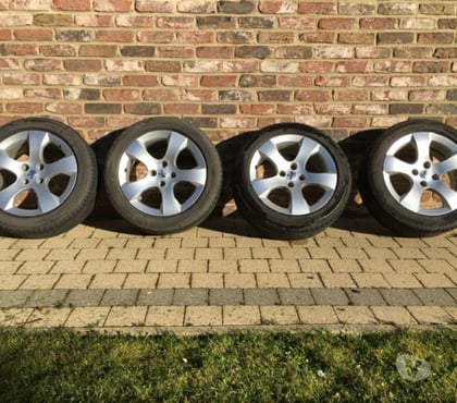 Pièces et services auto Jambes-Centrum Jambes - Photos Vivastreet 4 jantes alu + pneus Barum 225 50 R17 VXL
