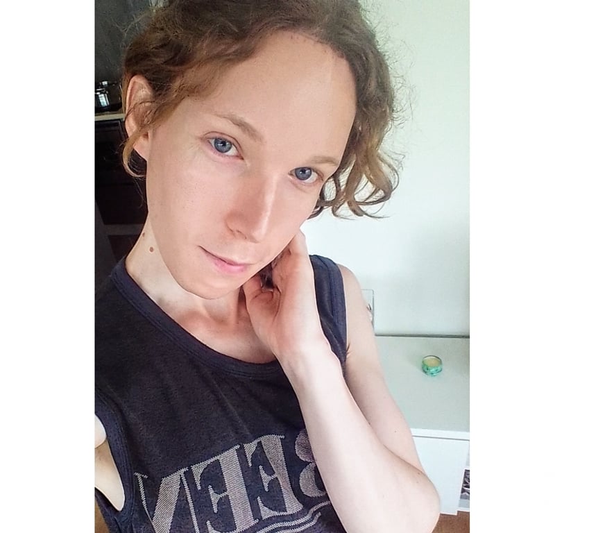 Escort Ostende - Photos Vivastreet Sexy jeune androgyne féminine masseuse professionnelle
