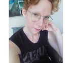 — Sexy jeune androgyne féminin masseur pro