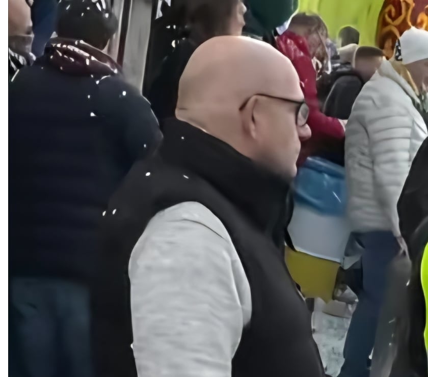 Cherche femme qui apprecie être touchée par un inconnu.