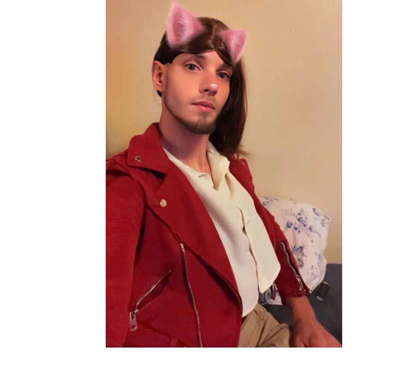 Travesti dispo j’aime le sexe hard et le gang bang