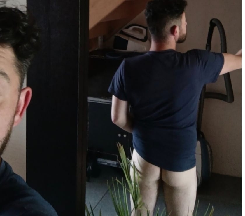 Gay Enines - Photos Vivastreet J'ai le cul en demande de bite. Qlq1 envie de me tester?