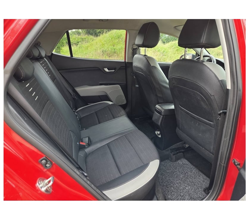 Voiture à vendre Pont-de-Loup - Photos Vivastreet Kia Stonic 2021 1.0i hybride 120cv boite auto Gps Ac jantes