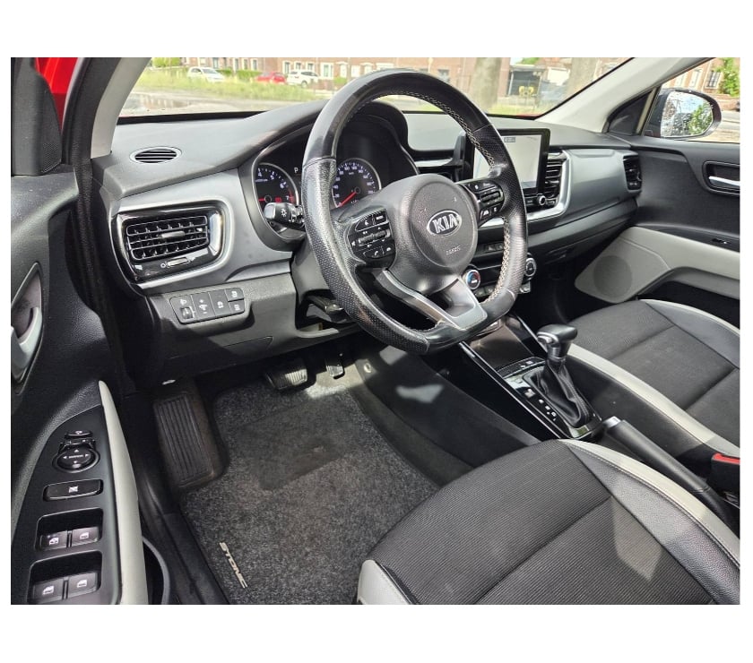 Voiture à vendre Pont-de-Loup - Photos Vivastreet Kia Stonic 2021 1.0i hybride 120cv boite auto Gps Ac jantes