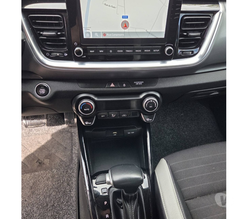 Voiture à vendre Pont-de-Loup - Photos Vivastreet Kia Stonic 2021 1.0i hybride 120cv boite auto Gps Ac jantes