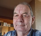  — En manque de câlins et de douceur.