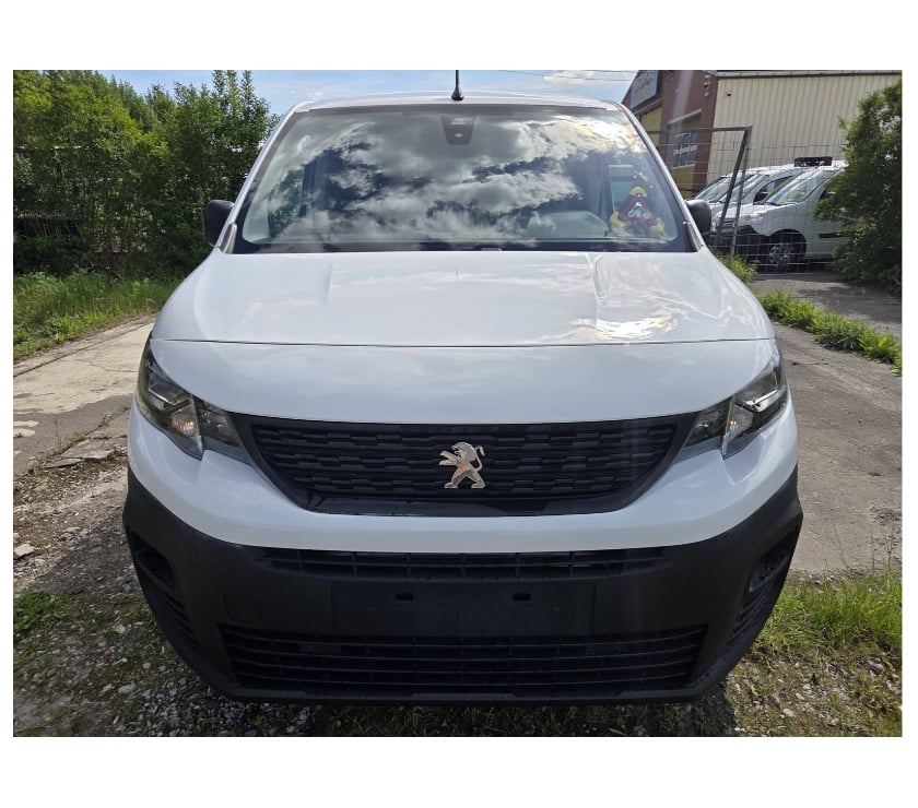 Véhicules commerciaux & utilitaires d'occasion Pont-de-Loup - Photos Vivastreet Peugeot Partner Maxi 3places 24000km 1.5hdi 100cv airco..
