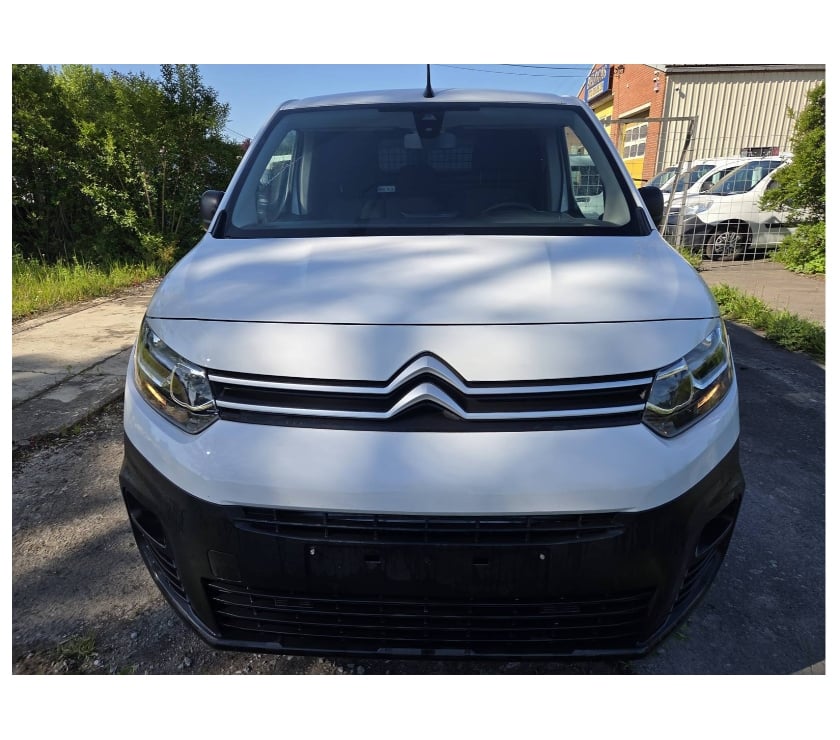 Véhicules commerciaux & utilitaires d'occasion Pont-de-Loup - Photos Vivastreet Citroën Berlingo Maxi 2021 3places 97000km 1.5hdi 100cv Ac