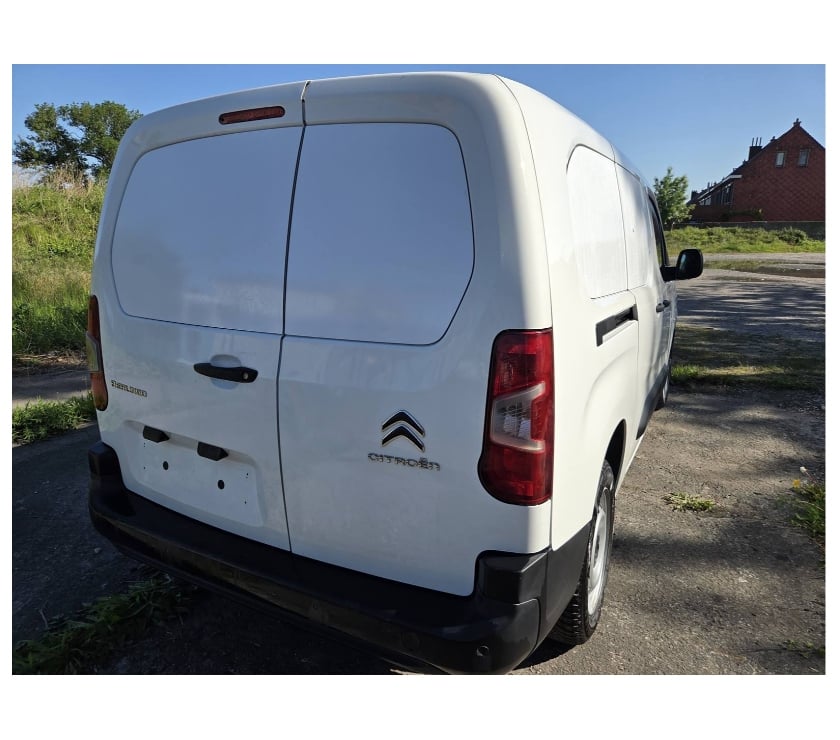 Véhicules commerciaux & utilitaires d'occasion Pont-de-Loup - Photos Vivastreet Citroën Berlingo Maxi 2021 3places 97000km 1.5hdi 100cv Ac