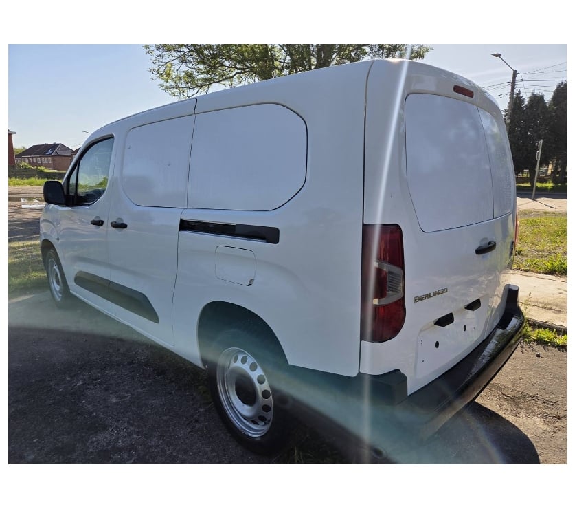 Véhicules commerciaux & utilitaires d'occasion Pont-de-Loup - Photos Vivastreet Citroën Berlingo Maxi 2021 3places 97000km 1.5hdi 100cv Ac