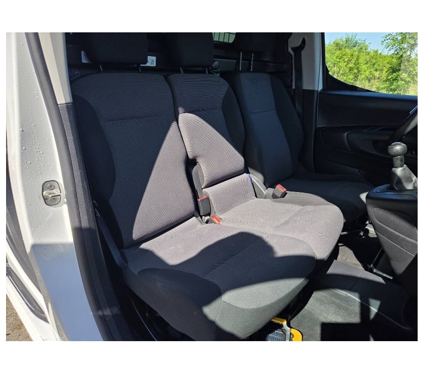 Véhicules commerciaux & utilitaires d'occasion Pont-de-Loup - Photos Vivastreet Peugeot Partner Maxi 2021 3places 71000km 1.5hdi 100cv AC...