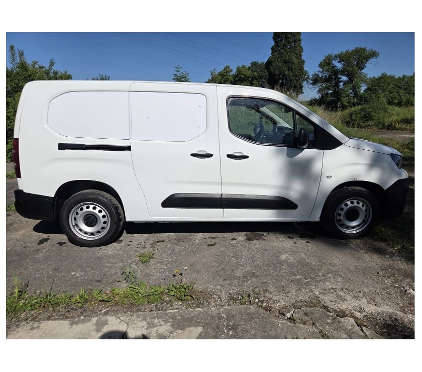Véhicules commerciaux & utilitaires d'occasion Pont-de-Loup - Photos Vivastreet Peugeot Partner Maxi 2021 3places 71000km 1.5hdi 100cv AC...