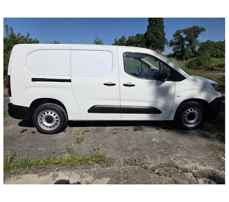 Véhicules commerciaux & utilitaires d'occasion Pont-de-Loup - Photos Vivastreet Peugeot Partner Maxi 2021 3places 71000km 1.5hdi 100cv AC...