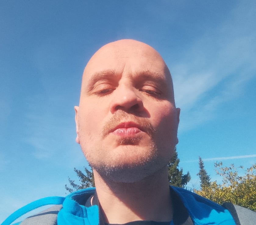 Hommes > Femmes - Photos Vivastreet Bonjour david je recherche une relation sérieuse