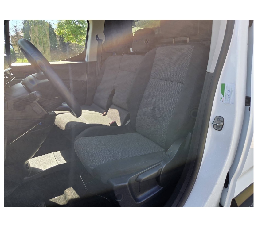 Véhicules commerciaux & utilitaires d'occasion Pont-de-Loup - Photos Vivastreet Citroën Berlingo Maxi 2022 3places 17000km 1.5hdi 100cv AC