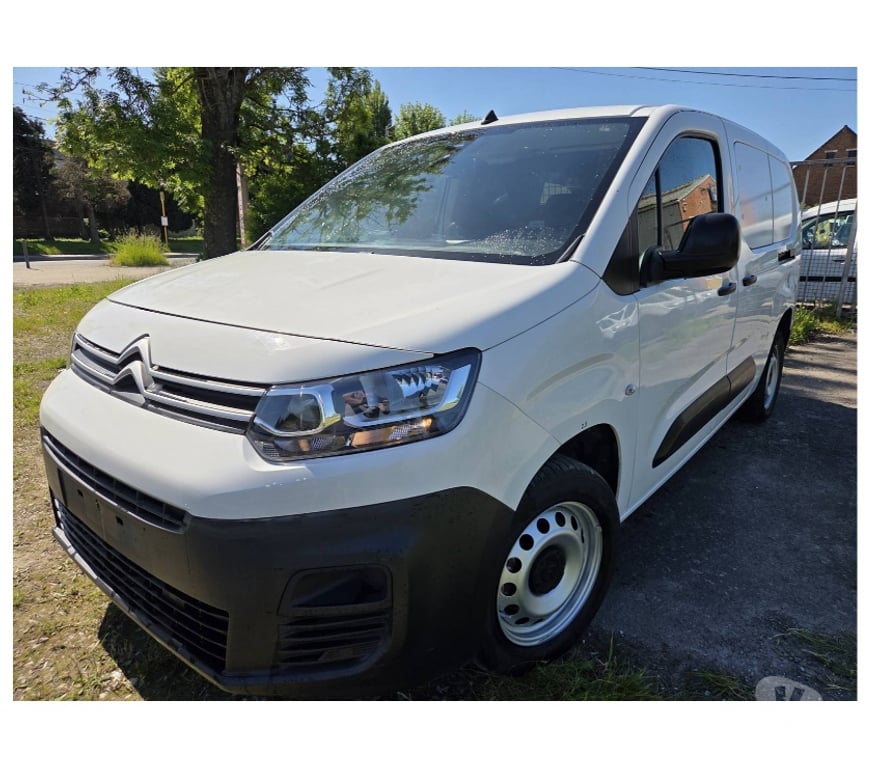 Véhicules commerciaux & utilitaires d'occasion Pont-de-Loup - Photos Vivastreet Citroën Berlingo Maxi 2022 3places 17000km 1.5hdi 100cv AC