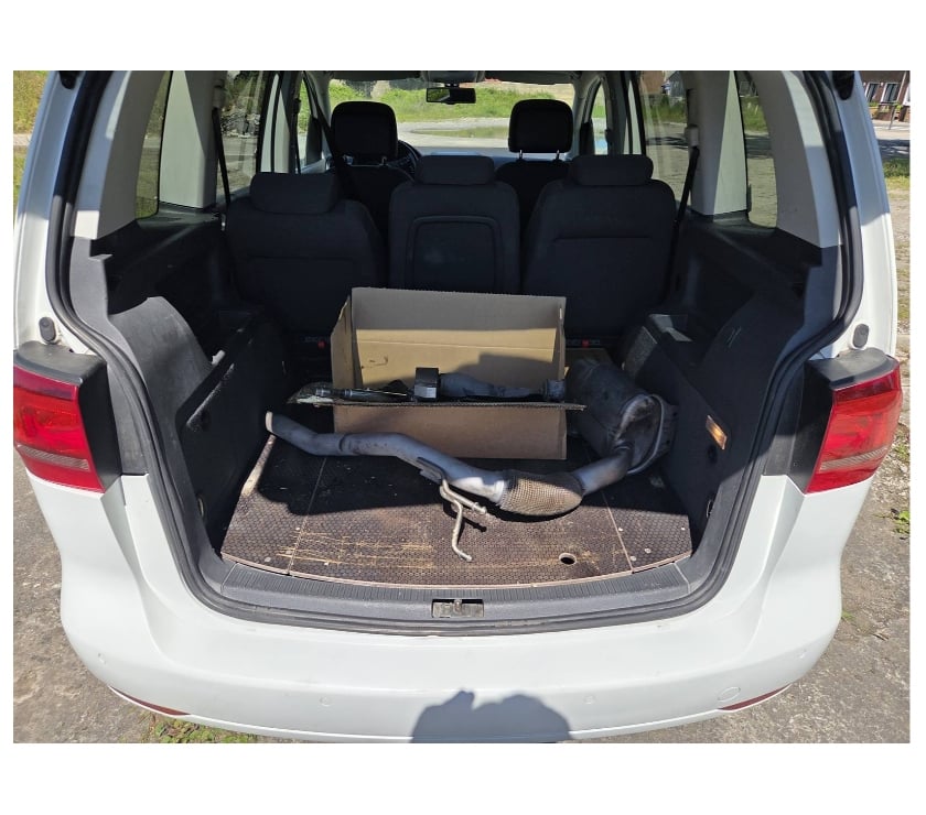 Voiture à vendre Pont-de-Loup - Photos Vivastreet Vw Touran 2.0tdi 140cv 103kw Boite auto Dsg Gps Airco Cruise
