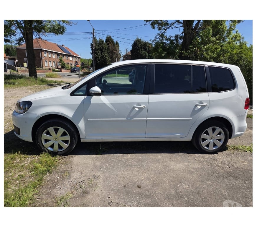 Voiture à vendre Pont-de-Loup - Photos Vivastreet Vw Touran 2.0tdi 140cv 103kw Boite auto Dsg Gps Airco Cruise