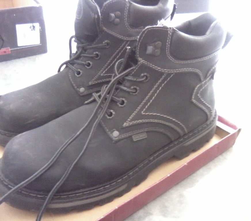 Chaussures Jumet Gosselies - Photos Vivastreet Chaussures de sport ou de marche