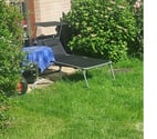 Wavre - Wavre — Mesdames, voulez vous bronzer au jardin