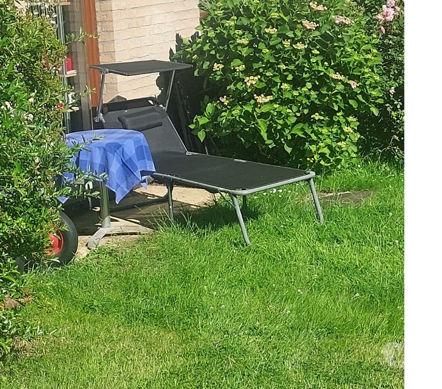 exhib Wavre Wavre-Centrum - Photos Vivastreet Mesdames, voulez vous bronzer au jardin