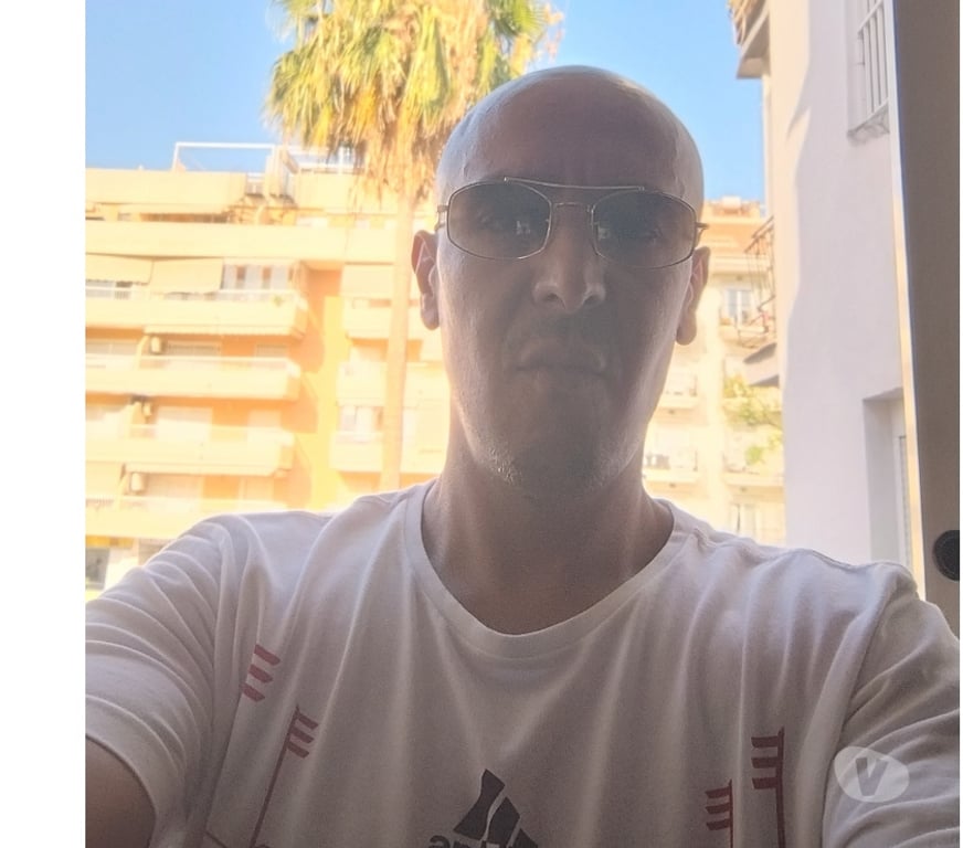 Hommes > Femmes Evere - Photos Vivastreet Salut je cherche à faire une belle rencontre