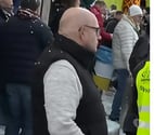 — Cherche une femme qui a envie d'être touchée par 1 inconnu