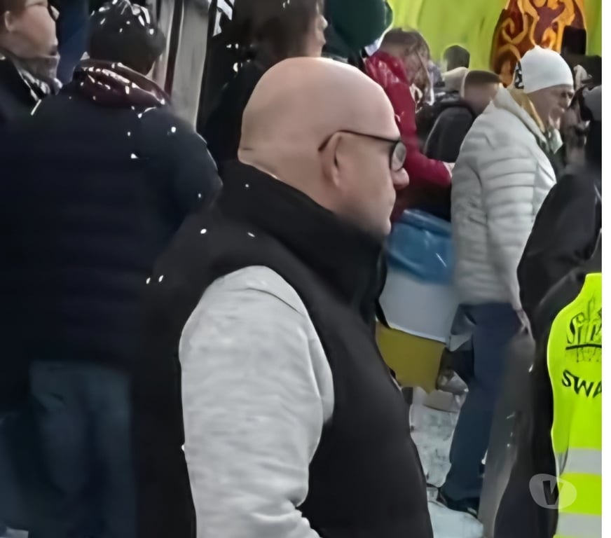 exhib Stavelot - Photos Vivastreet Cherche 1 dame qui apprécie être touchée par 1 inconnu.