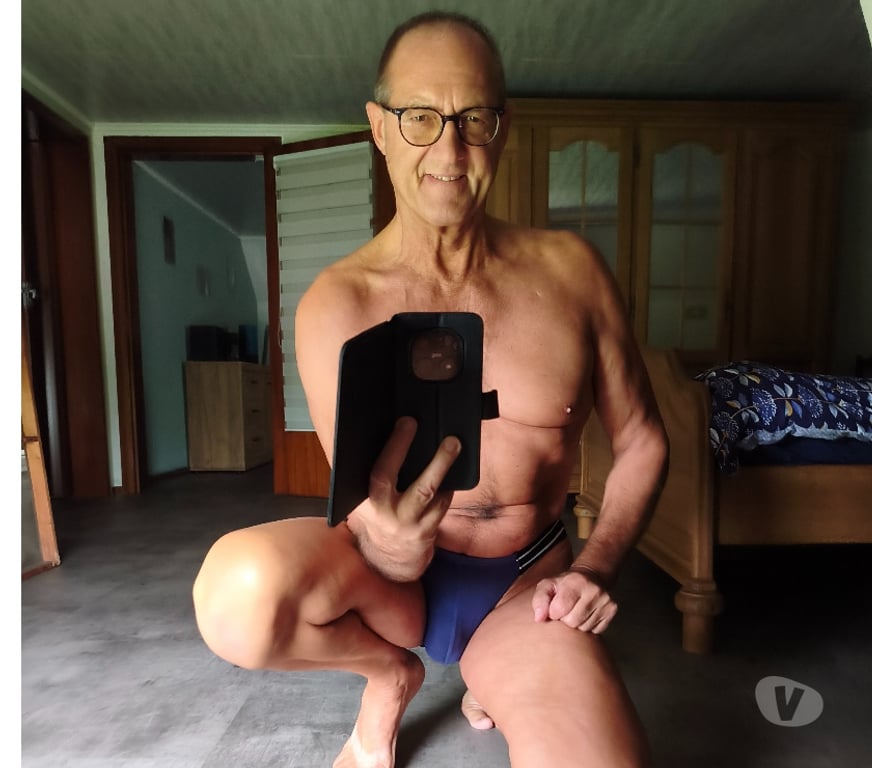 exhib Ath Ath-Centrum - Photos Vivastreet Bien lire l annonce cherche dame reg. Ath et alentours