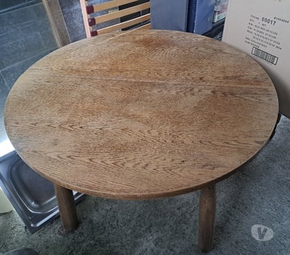 Meubles & Décoration Jemeppe Seraing - Photos Vivastreet TABLE AVEC 4 CHAISES EN CHÈNE MASSIF 120 EURO