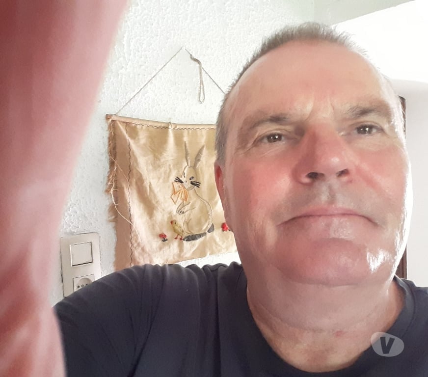 Hommes > Femmes Erquelinnes - Photos Vivastreet Recherche dame pour