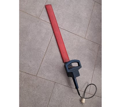 Bricolage - Jardin - Outillage Jemeppe Seraing - Photos Vivastreet taille haie électrique AEG