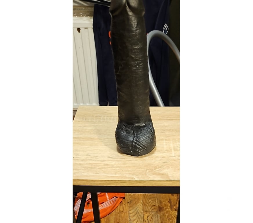 Gay Bruxelles (Brussels) Bruxelles-Centrum - Photos Vivastreet Salope mince démonter par dildo 27x6.5cm