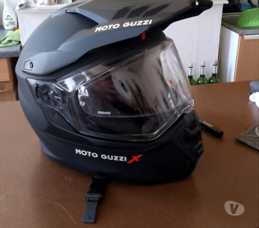 Pièces et services moto Tournai Tournai-Centrum - Photos Vivastreet casque de moto guzzi taille L