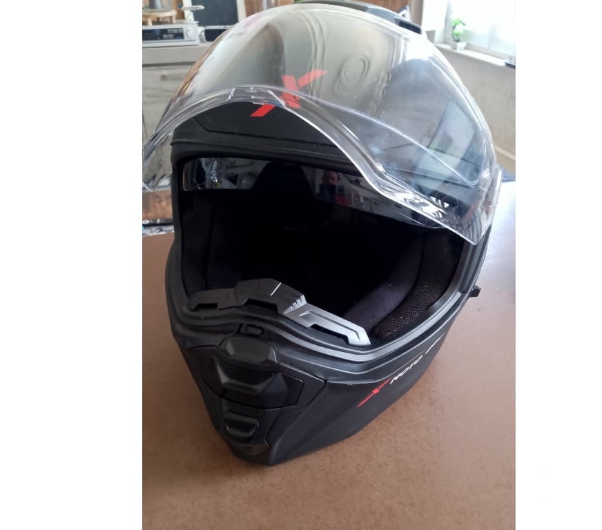 Pièces et services moto Tournai Tournai-Centrum - Photos Vivastreet casque de moto guzzi taille L