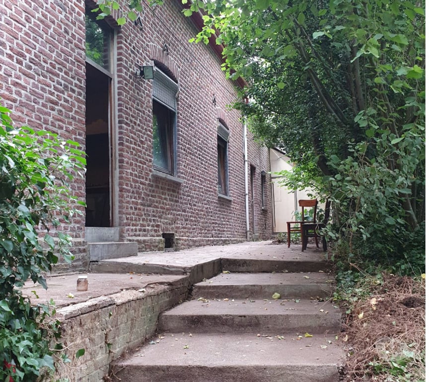Annonce maison Liège Grivegnée - Photos Vivastreet Maison à rénover atypique au coeur de Grivegnée