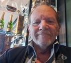 Bruxelles - Bruxelles (Brussels) — recherche douceur câlin avec personnes de plus de 55 ans