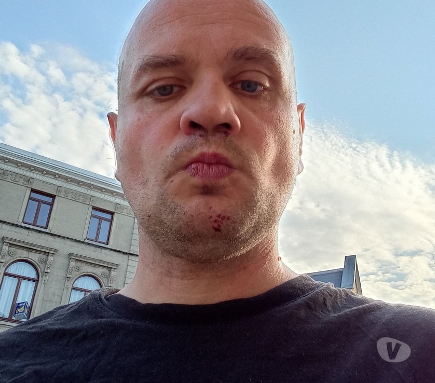 Hommes > Femmes La Louvière - Photos Vivastreet David sportif je recherche une relation sérieuse