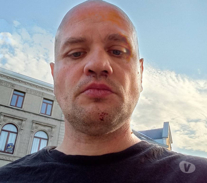 Hommes > Femmes La Louvière - Photos Vivastreet David sportif je recherche une relation sérieuse