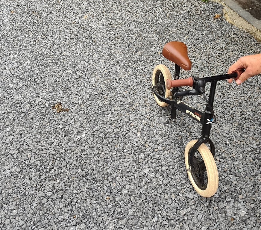 Jeux - jouets Le Roeulx - Photos Vivastreet Vélo enfant de 1 à 6 ans