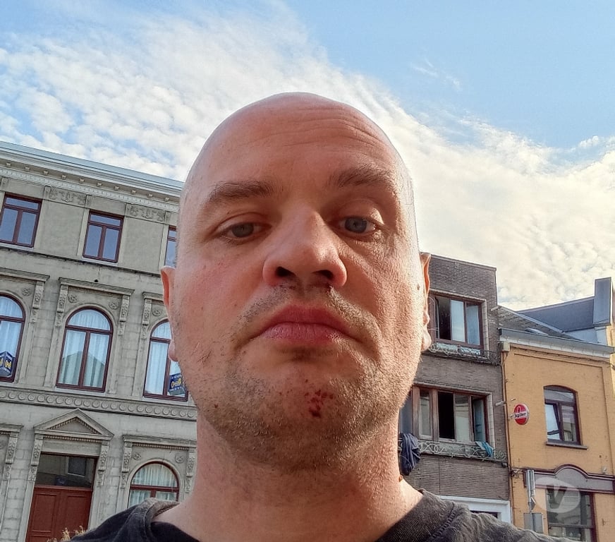 Hommes > Femmes La Louvière - Photos Vivastreet Bonjour david sportif je recherche une relation sérieuse