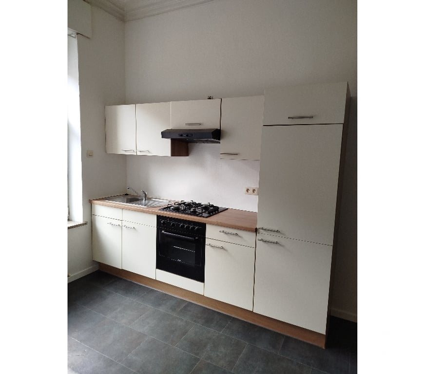 Location appartement Gilly Montignies-sur-Sambre - Photos Vivastreet STUDIO A LOUER proche de la patinoire de Charleroi