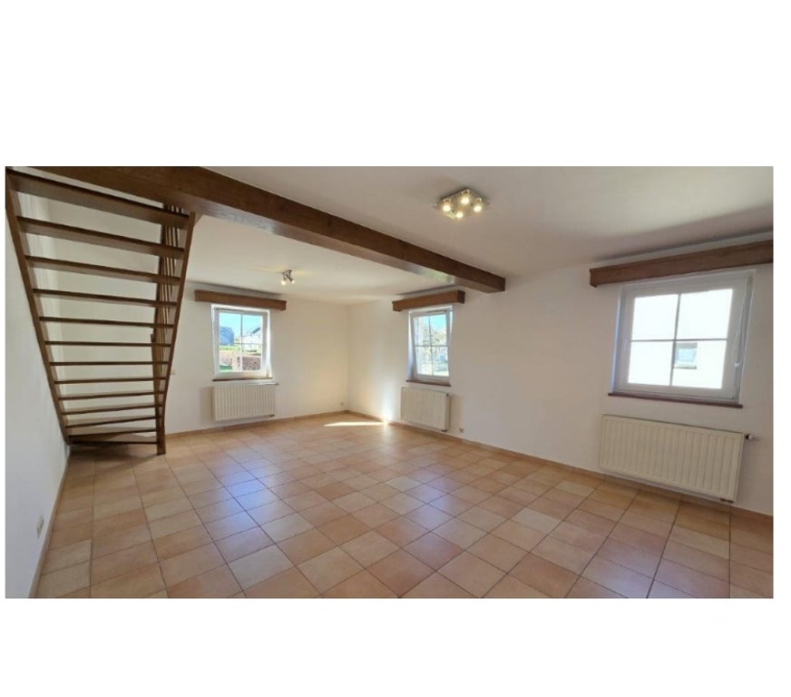 Location appartement Bertrix - Photos Vivastreet Bertrix : appartement duplex, 2ch, parking, proche centre.