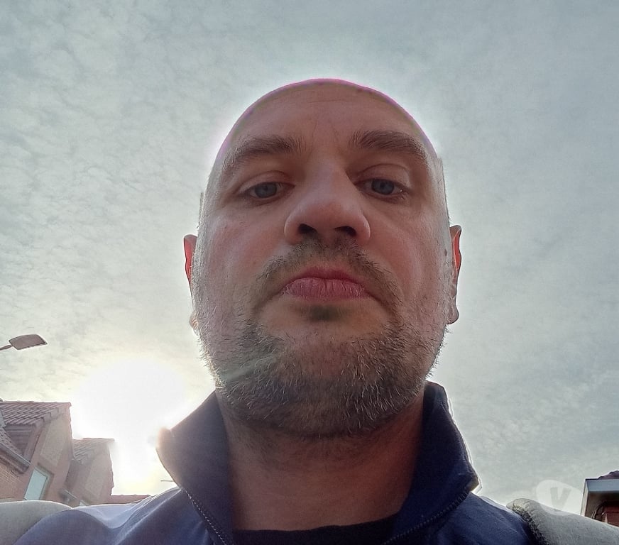 Hommes > Femmes La Louvière - Photos Vivastreet David sportif je recherche une relation sérieuse sincère